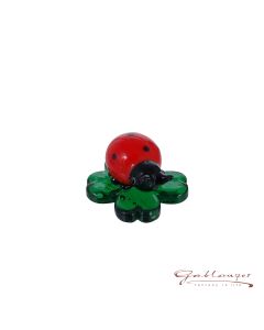 Glasfigur, Glücksbringer Marienkäfer auf Kleeblatt, 3 cm