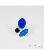 Ring, 3 glass stones, blue-mix